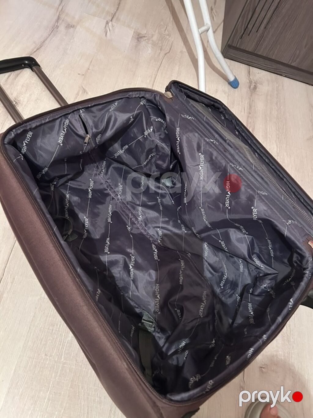 Highflyer yumşaq korpuslu səyahət çamadanı Qiymet sondur - Rəng: tünd — Çamadanlar, Bakı (4)