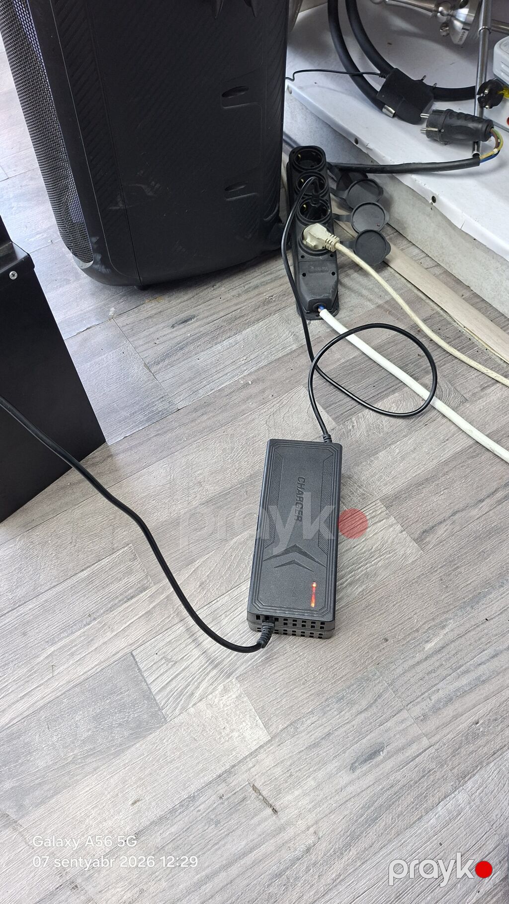 Elektrik skuter – şəhər içi rahat və səssiz hərəkət üçün. yan — Mopedlər və skuterlər, Qəbələ (5)