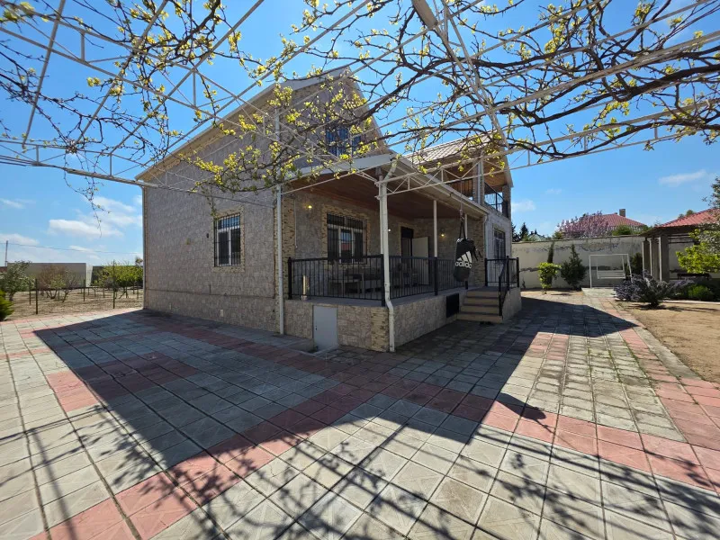 Koroğlu m.st, 5 otaqlı Həyət evi satılır - 200 m², 2 mərtəbə, 22 sot — Bakı