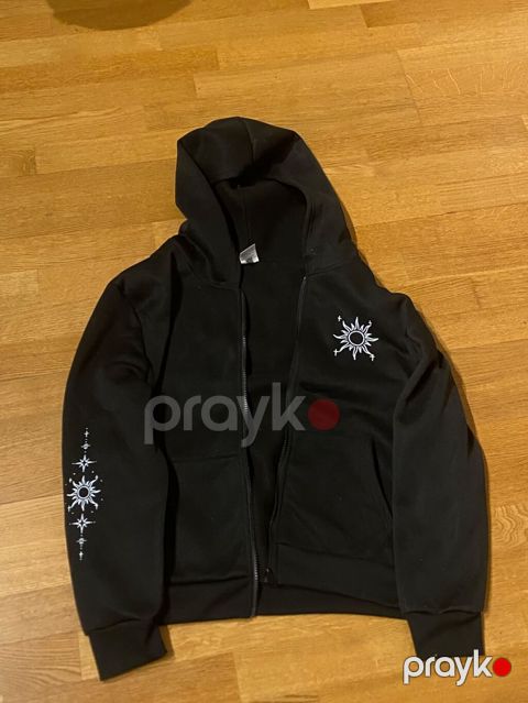 Qara rəngli unisex kapüşonlu zipli svitşot - Rəng: Qara - Dizayn: Ağ — Masazır