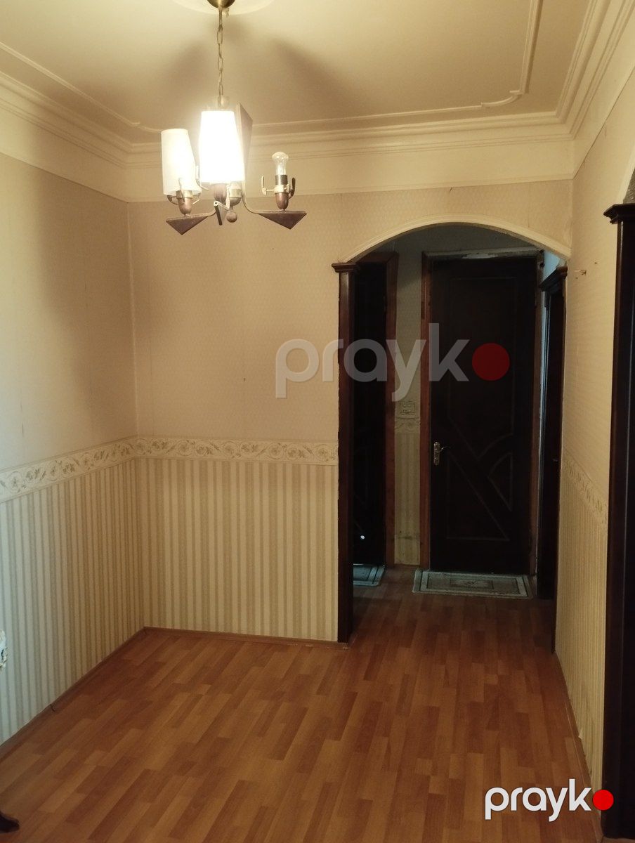 Satılır 4 otaqlı köhnə tikili 100 m² — Mənzil, Bakı (8)