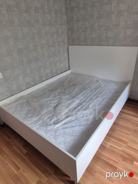 Ağ rəngli iki nəfərlik çarpayı - Minimalist dizaynlı, düz başlıq və — Bakı