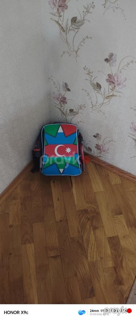 Məktəbli çantası — Bakı
