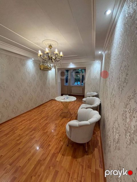 Satılır 2 otaqlı köhnə tikili 60 m² — Bakı