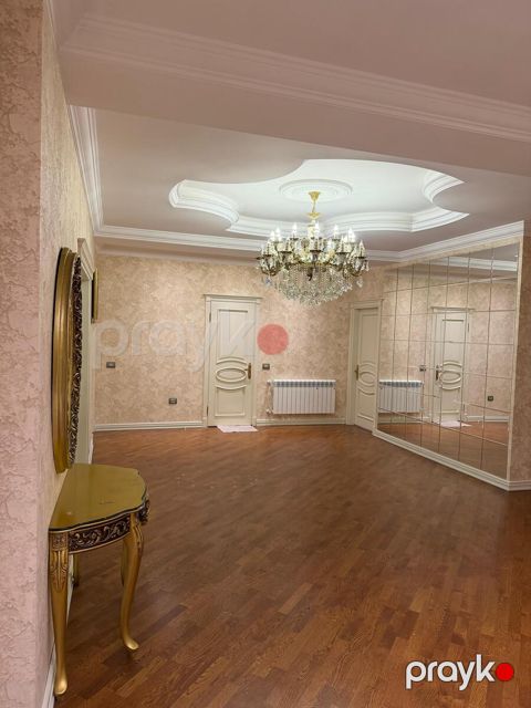 Satılır 4 otaqlı yeni tikili 180 m² — Bakı