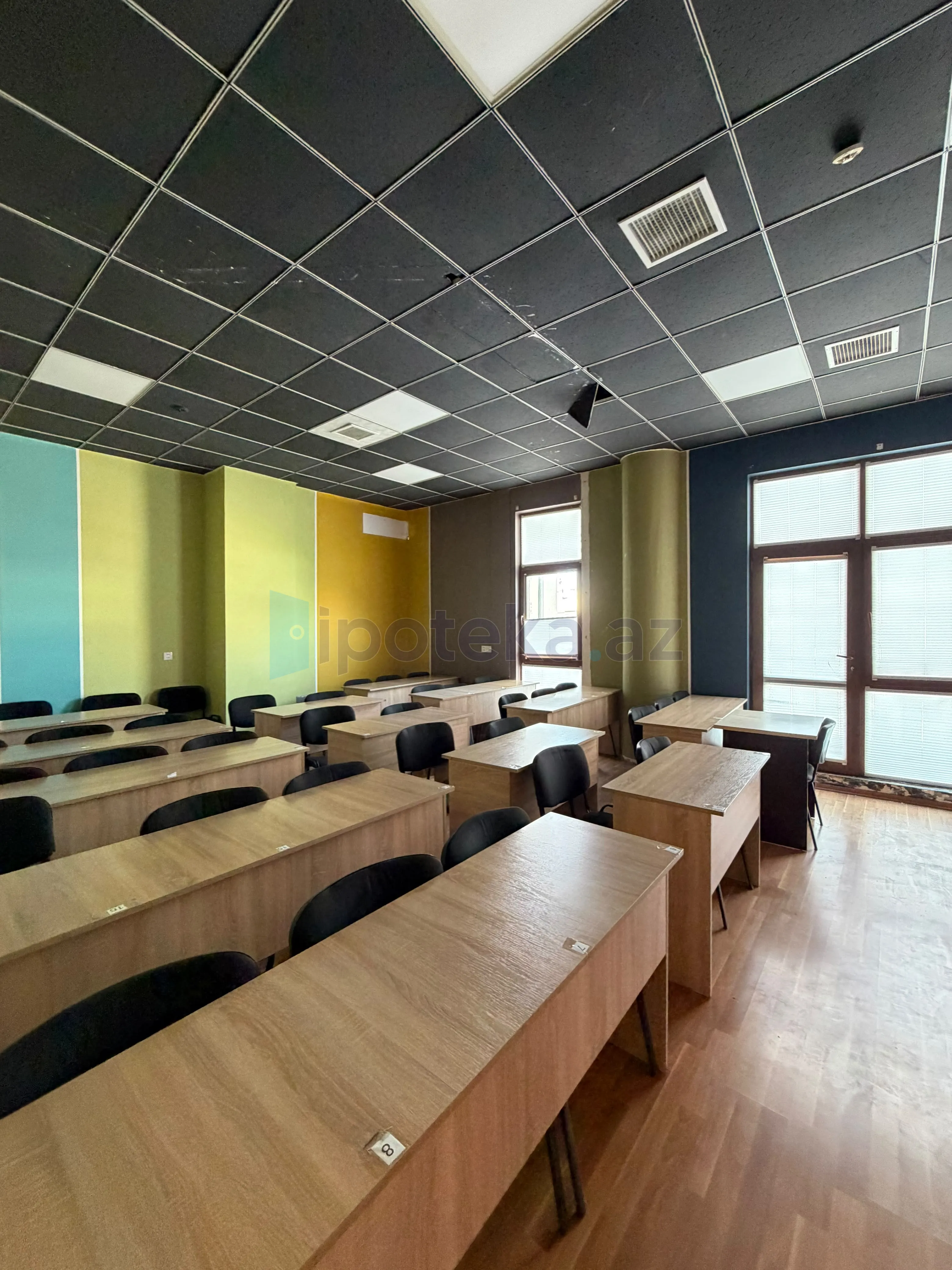 3 Otaq, Ofislər, Nəsimi r., 160.00 m² — Bakı
