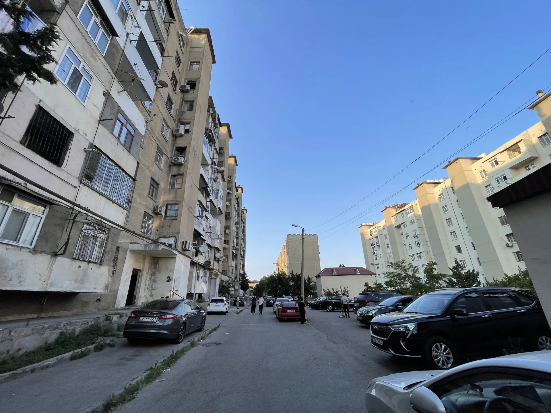 Azadlıq Prospekti m.st, 2 otaqlı Köhnə tikili satılır - 70 m², 6/9 mərtəbə — Bakı