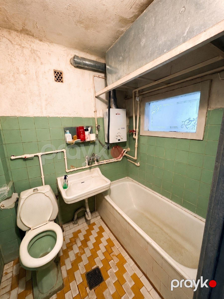 Satılır 2 otaqlı köhnə tikili 57 m² — Mənzil, Bakı (8)
