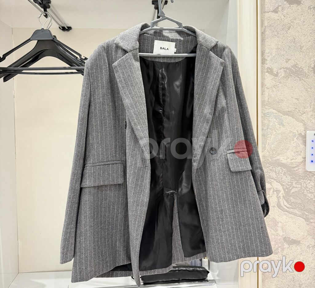 İkihissəli qadın kostyumu – sirkə zolaqlı (pinstripe) boz rəng Brend — Kostyum, Bakı (2)