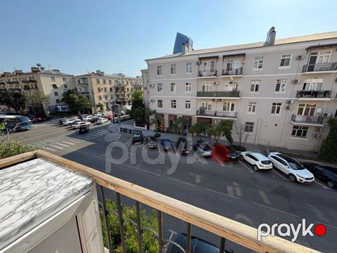 Satılır 2 otaqlı köhnə tikili 70 m² — Bakı