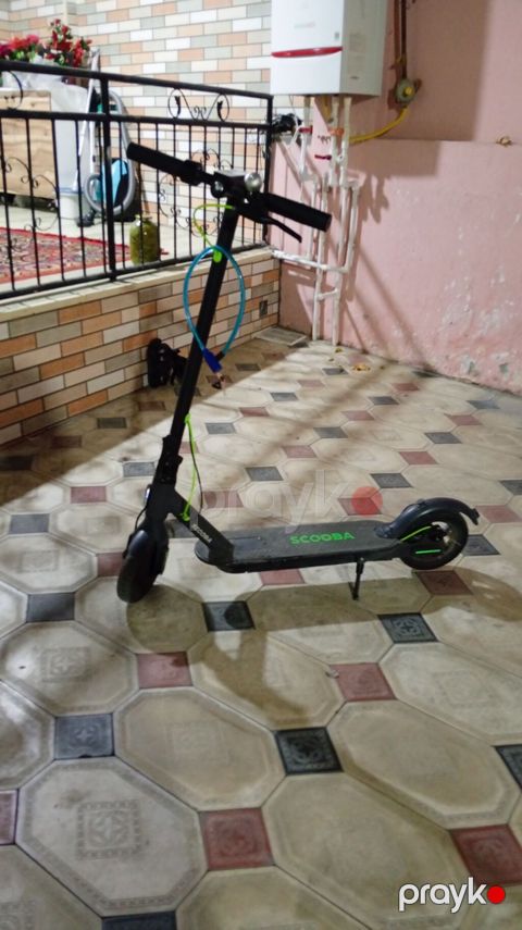 Scooter idal vəziyyəti hec bir problemi yoxdur bir dənə təkərlər pisdi — Bakı
