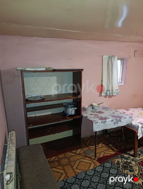 Kirayə Otaq – sadə, mebel və yataq dəsti ilə Ünvan: Nərimanov rayon — Bakı
