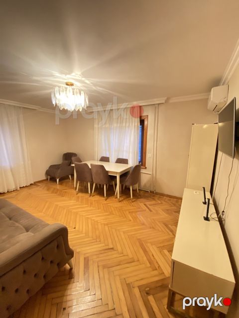 İcarəyə verilir 3 otaqlı köhnə tikili 85 m²