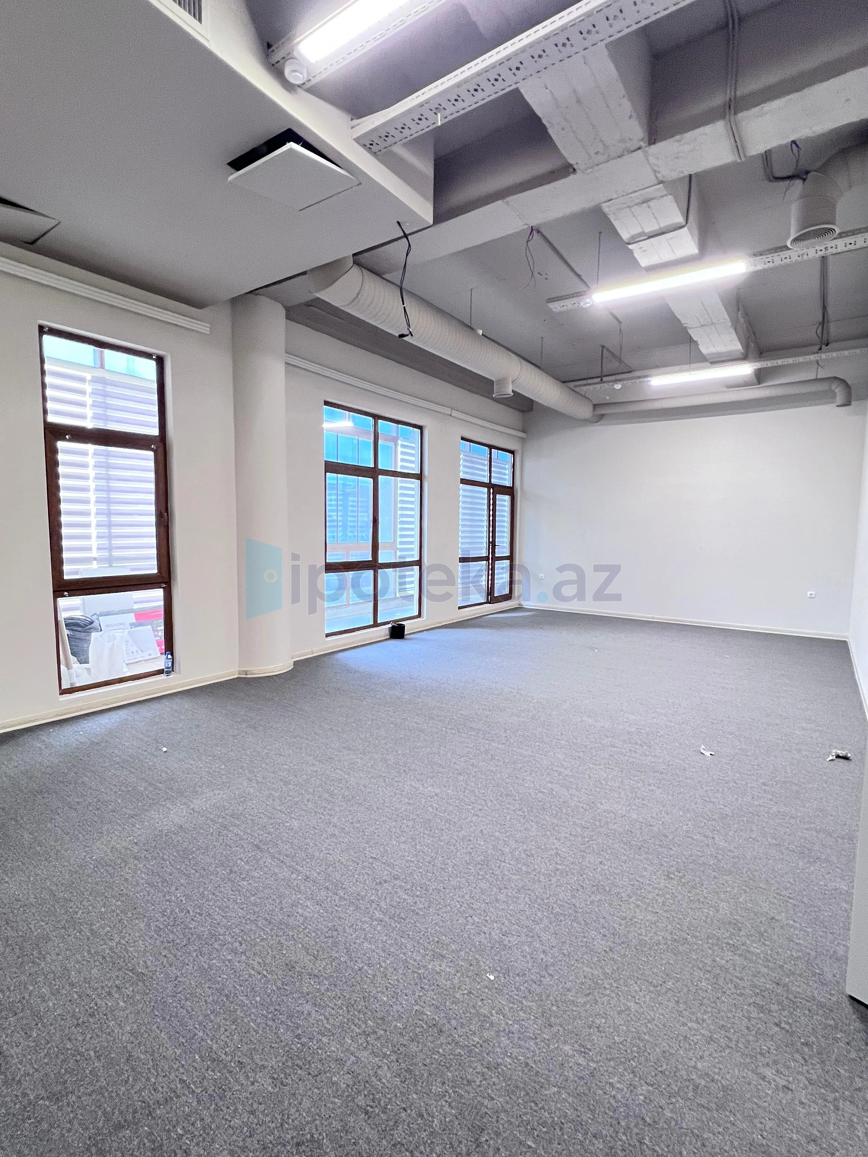 4 Otaq, Ofislər, Nəsimi r., 160.00 m² — Bakı