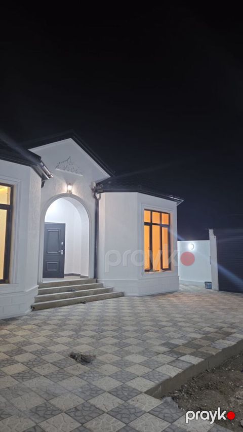 Satılır 4 otaqlı həyət evi/bağ evi 140 m² — Bakı