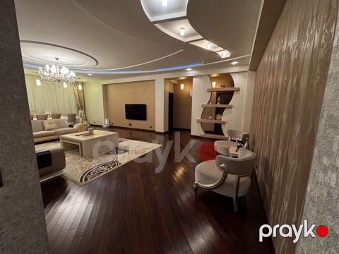 Satılır 4 otaqlı yeni tikili 200 m² — Bakı