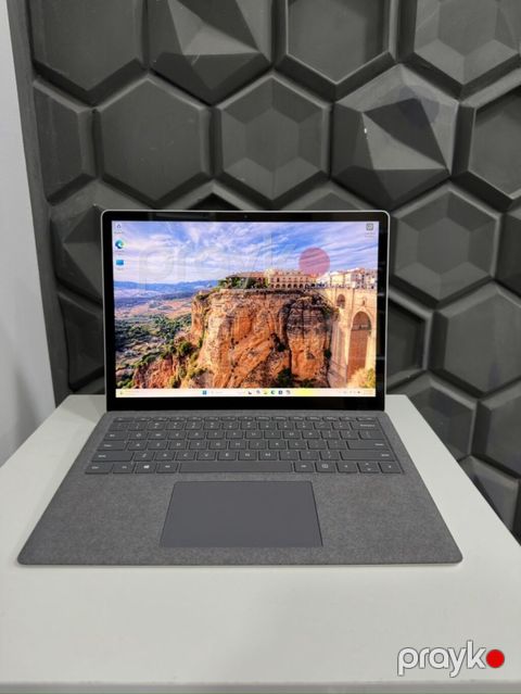 Microsoft Surface 1867 Cpu: Intel core i7-1065g7 RAM: 16 gb 3733 — Bakı