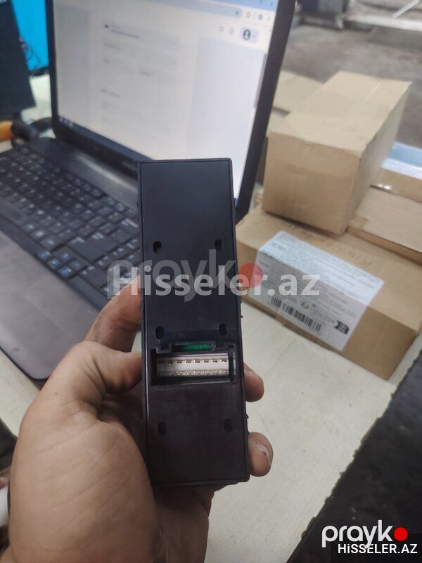 Hyundai Accent qapı knopka — Avtomobil elektrikası, Bakı (2)