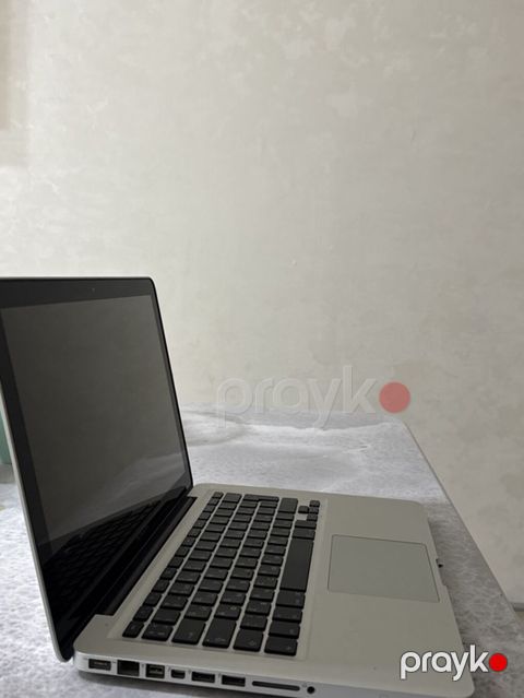 Apple MacBook Pro noutbuk - Korpus: gümüş rəngli alüminium unibody — Bakı