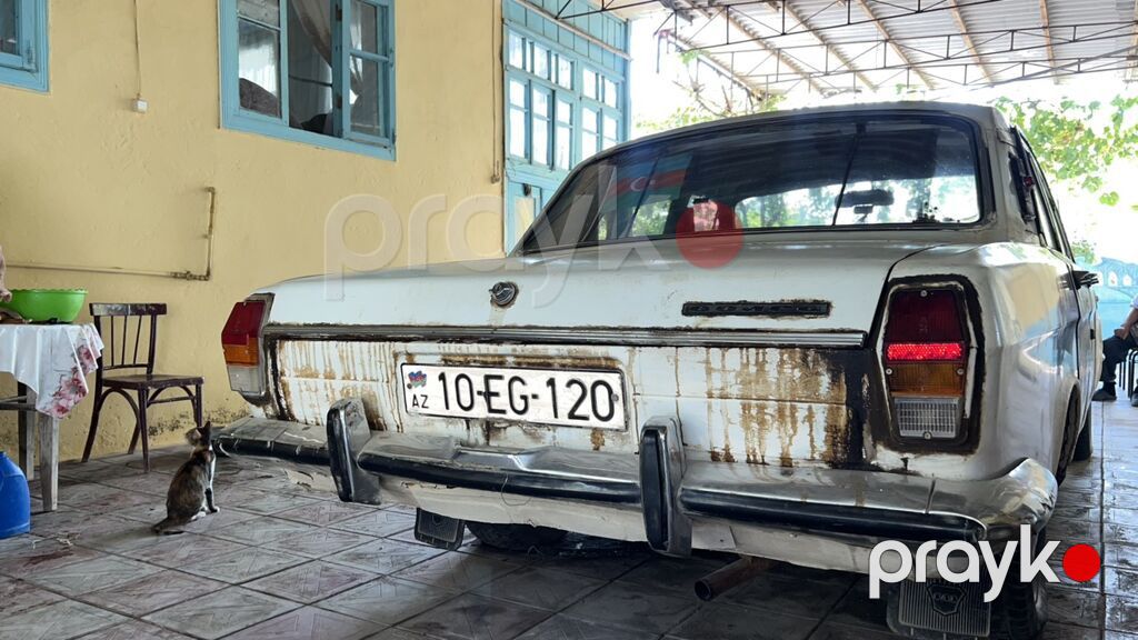 Avtomobil: GAZ-24 “Volqa” sedan Xüsusiyyətlər: - Korpus: 4 qapılı — Avtomobillər, Neftçala (4)