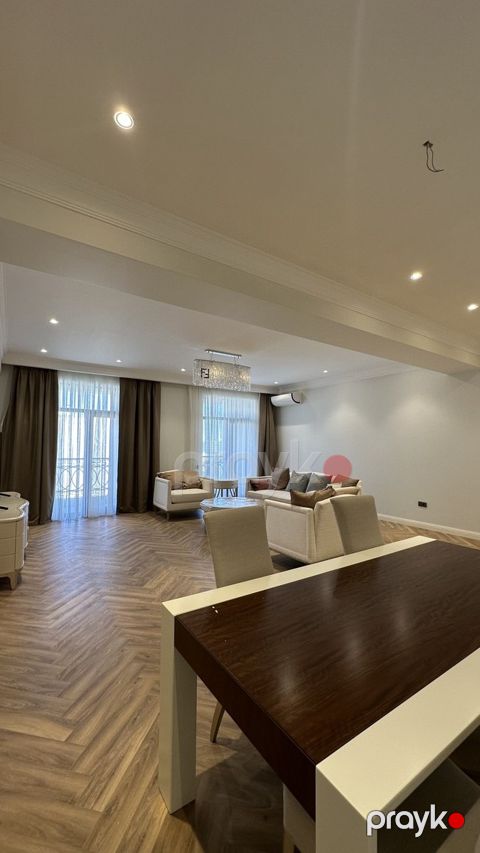 Satılır 4 otaqlı yeni tikili 242 m² — Bakı