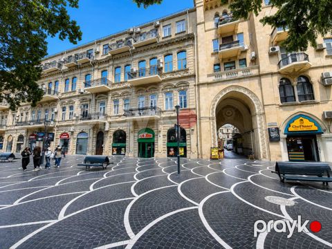 Satılır 3 otaqlı köhnə tikili 128 m² — Bakı