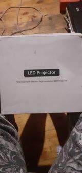 LED Mini Proyektor S2 - LED işıq mənbəli, qənaətcil mini proyektor — Ruslan Eliyev