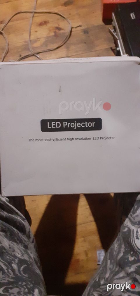 LED Mini Proyektor S2 - LED işıq mənbəli, qənaətcil mini proyektor — Bakı