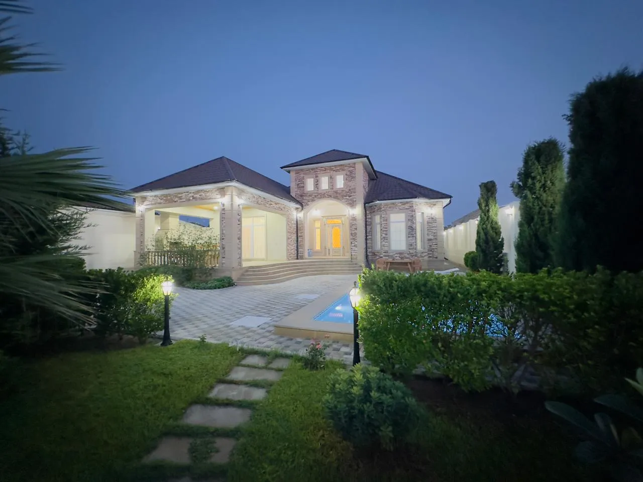 Şüvəlan, 6 otaqlı Həyət evi satılır - 200 m², 1 mərtəbə, 10 sot — Bakı