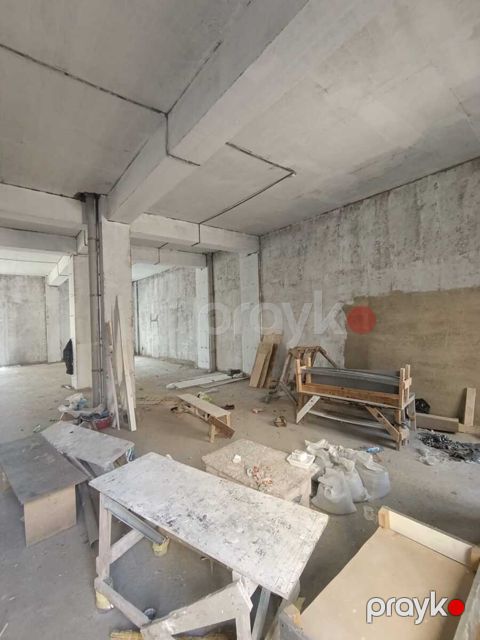 Satılır obyekt 240 m² — Bakı