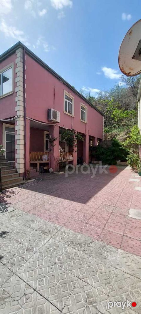 Satılır 8 otaqlı həyət evi/bağ evi 238 m² — Bakı