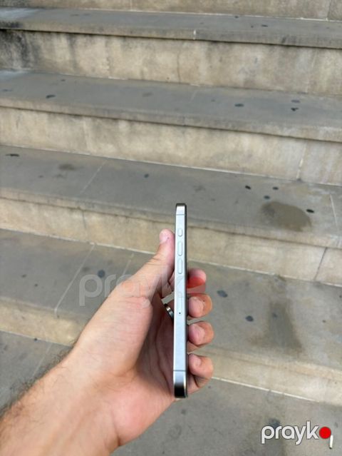 IPhone 15 Pro, Face ID — Bakı
