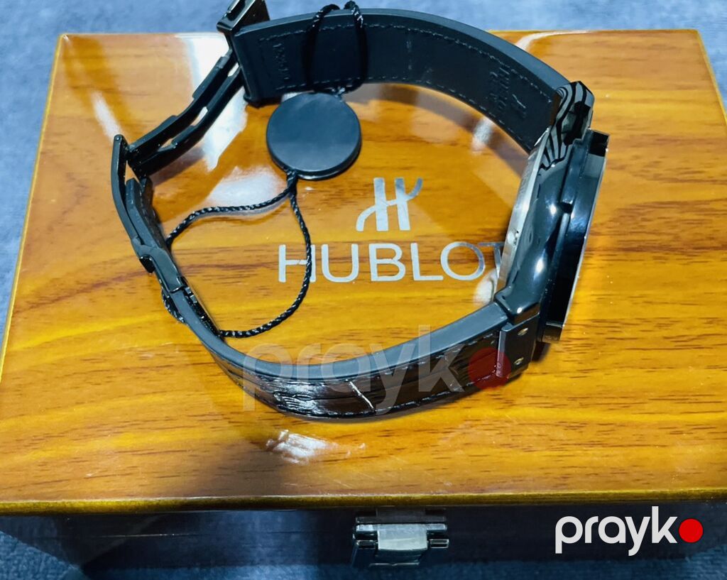 Hublot mexanik. - Şüşə: cızılmaya davamlı safir tipli görünüş Qola — Qol saatları, Digah (9)