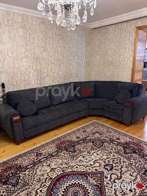 Kunc divan.qiymet 500 man.acilir bazasi var.unvan Bakixanov.kod883 gnk