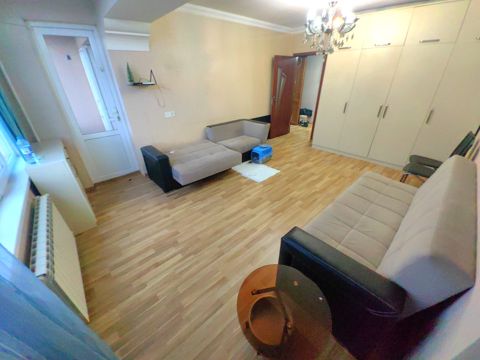 Satılır 1 otaqlı köhnə tikili 45 m² — Bakı