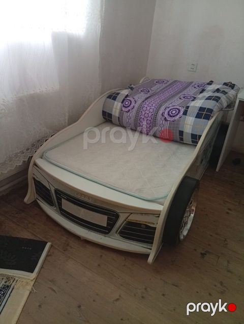 Uşaq üçün avtomobil dizaynlı çarpayı - Rəng: ağ - Korpus: avtomobil — Masazır