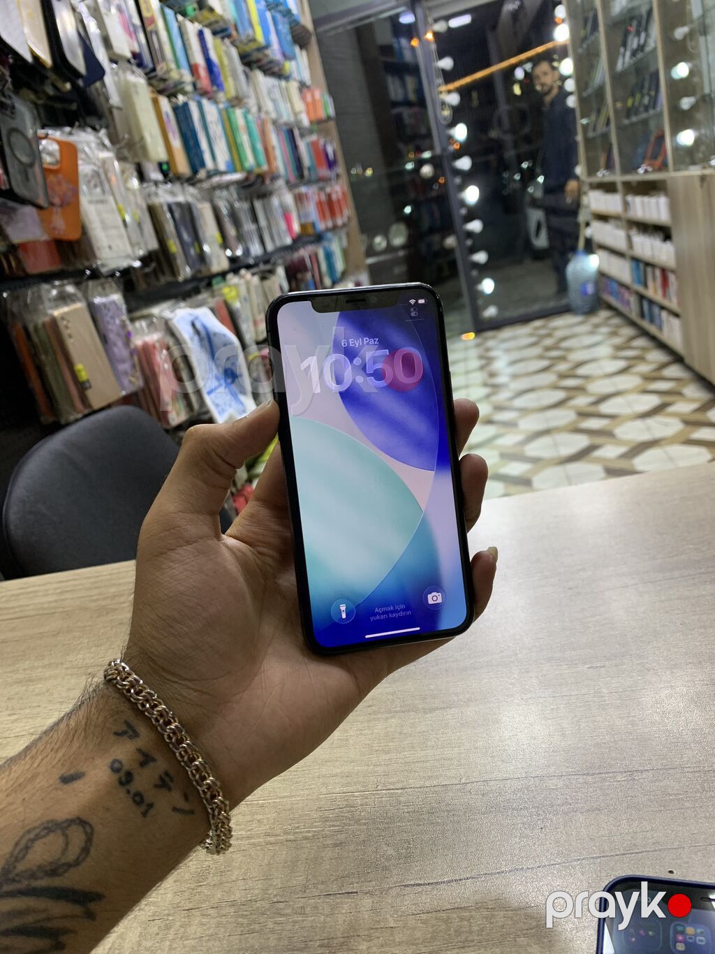 IPhone 11 Pro, 64 GB, Mərcanı, Face ID — Apple iPhone, Bakı (2)