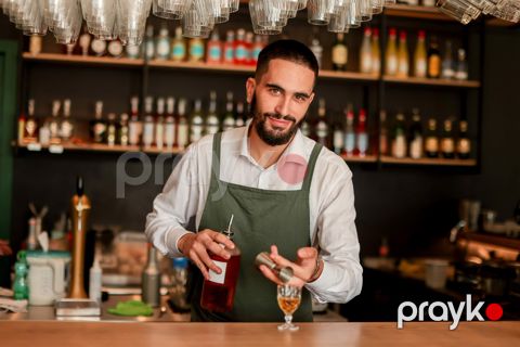 Barmen tələb olunur — Bakı