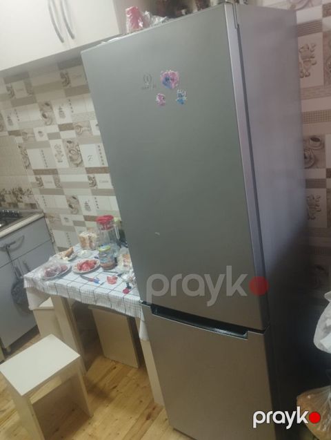 satilir. İndesit soyuducu satilir 470azn. Unvan Xirdalan Nigaz — Bakı