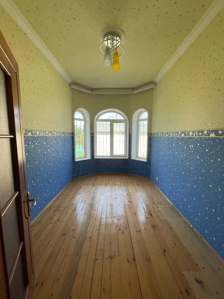 Novxanı, 7 otaqlı Həyət evi satılır - 400 m², 3 mərtəbə, 9 sot — Ev, villa, Bakı (8)