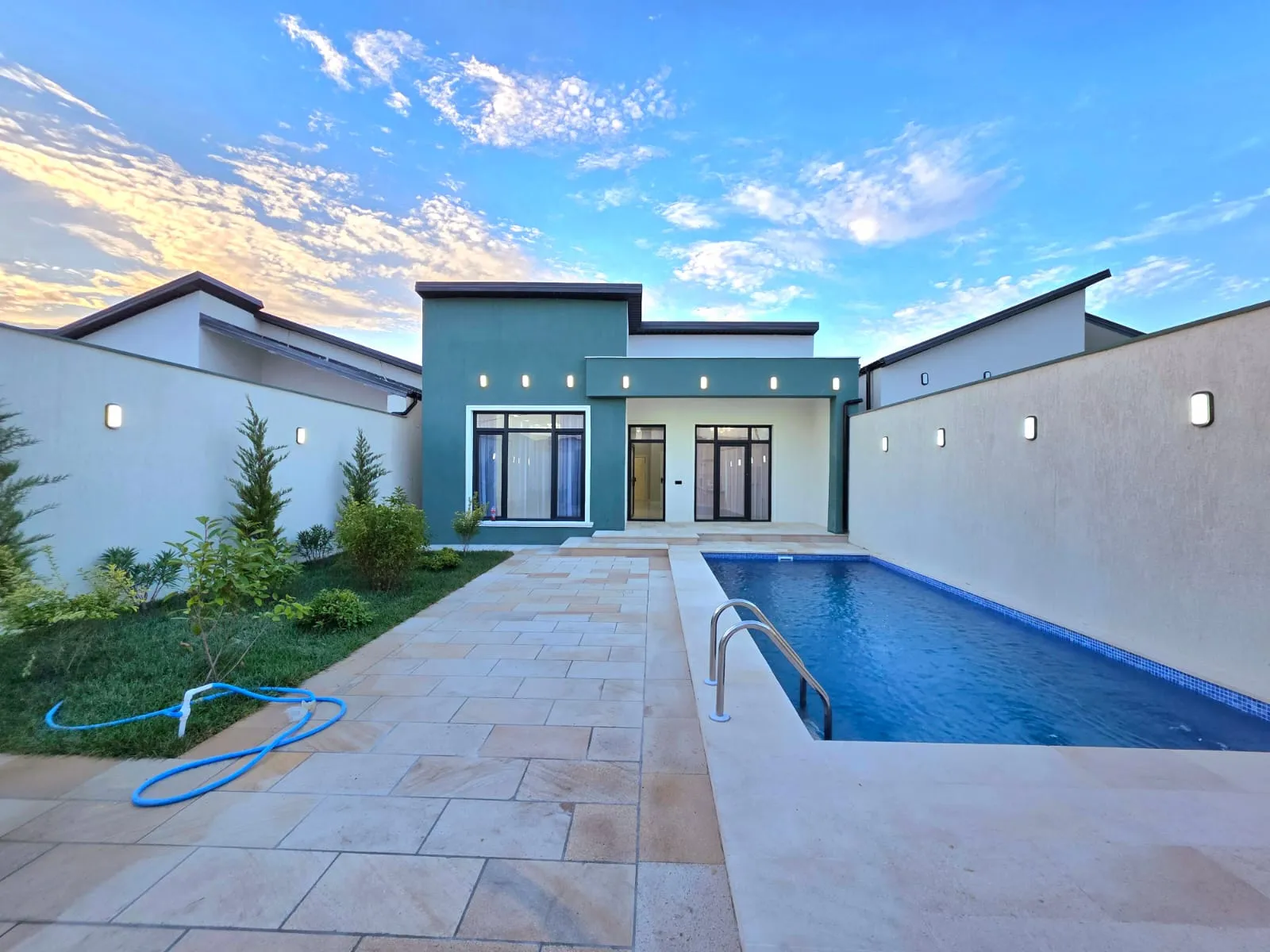 Şüvəlan, 4 otaqlı Həyət evi satılır - 150 m², 1 mərtəbə, 3.5 sot — Bakı