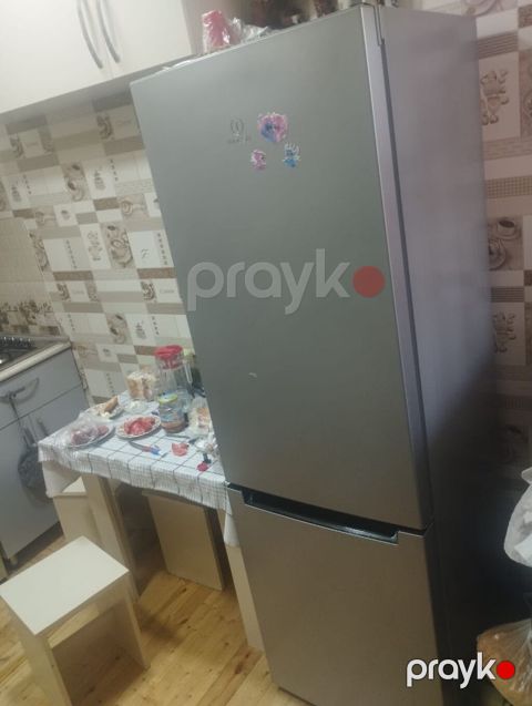 satilir. İndesit soyuducu satilir 470azn. Unvan Xirdalan Nigaz — Bakı