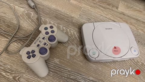 Komplekte ps1 slim adapteri AV kabeli ve pultu daxildir. Qeyd edimki — Bakı