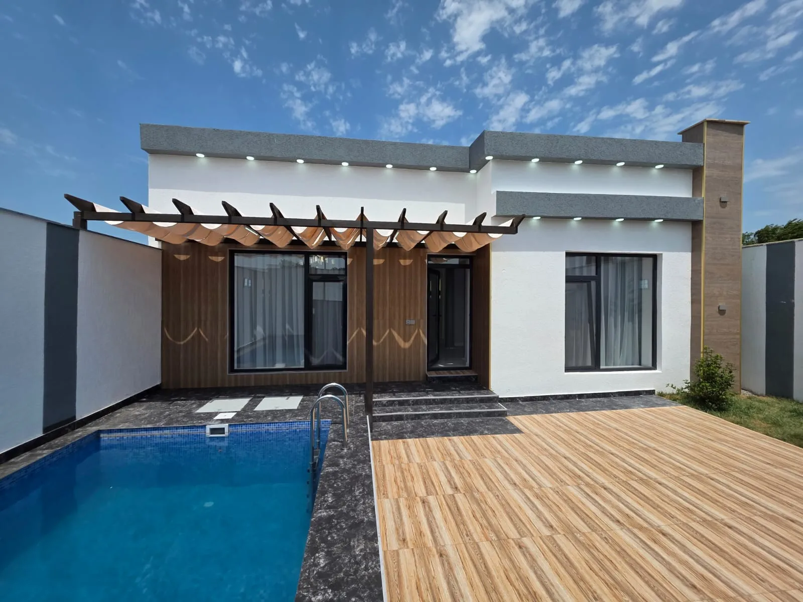 Şüvəlan, 4 otaqlı Həyət evi satılır - 150 m², 1 mərtəbə, 2.5 sot — Bakı