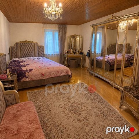 Yataq dəsti satılır 1250₼. İdeal vəziyyətdə. matrası var.Ünvan — Bakı