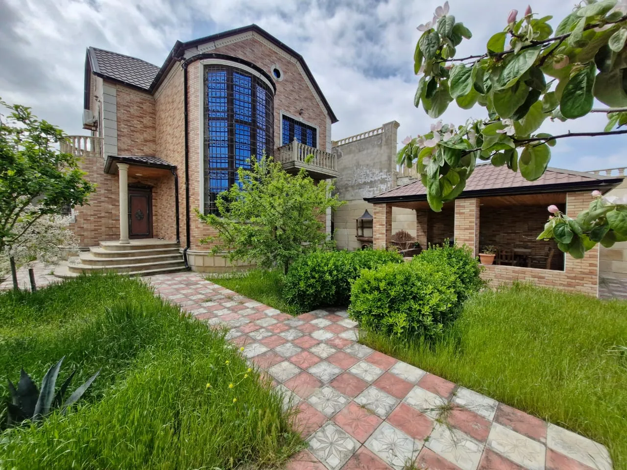 Novxanı, 4 otaqlı Həyət evi satılır - 200 m², 2 mərtəbə, 6 sot — Bakı