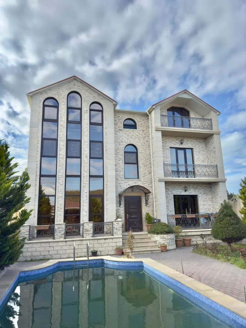 Şüvəlan, 5 otaqlı Villa satılır - 500 m², 3 mərtəbə, 7 sot — Bakı