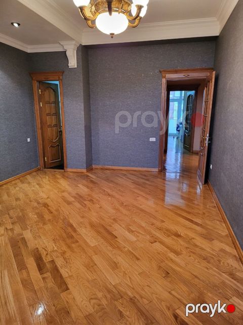 Satılır 5 otaqlı yeni tikili 220 m² — Bakı