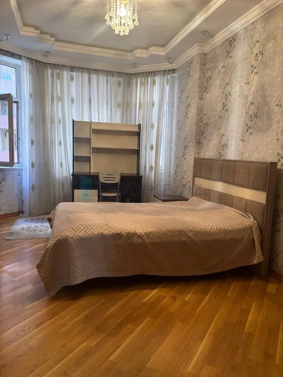 3 Otaq, Yeni tikili, 130.00 m²