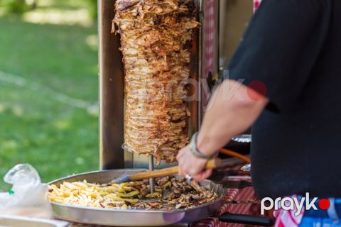 Dönərçi köməkçisi tələb olunur — Bakı